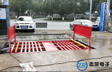 工地車輛進(jìn)出洗輪機(jī)案例
